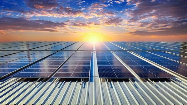 Posso instalar energia solar com consórcio e sem pagar juros?